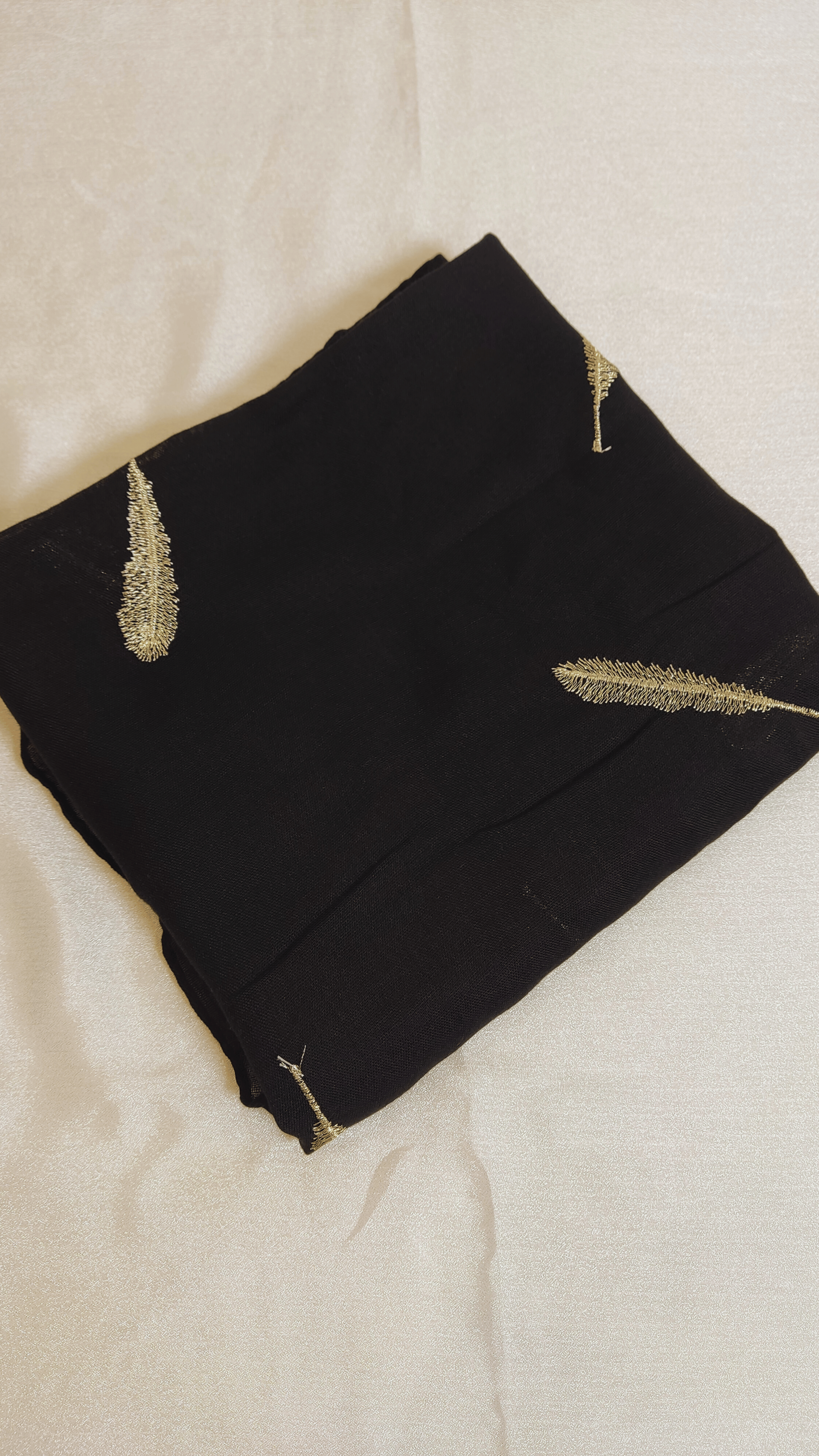 Black Feather Hijab